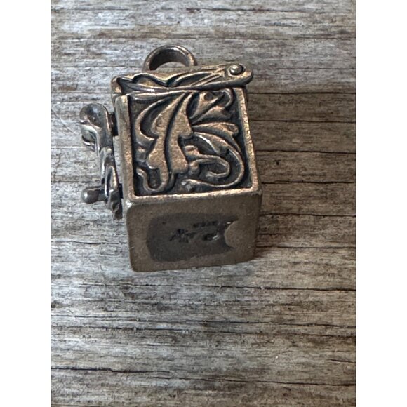 Vintage Sun West Sterling Silver Prayer Box Pendant Charm - Picture 5 of 9
